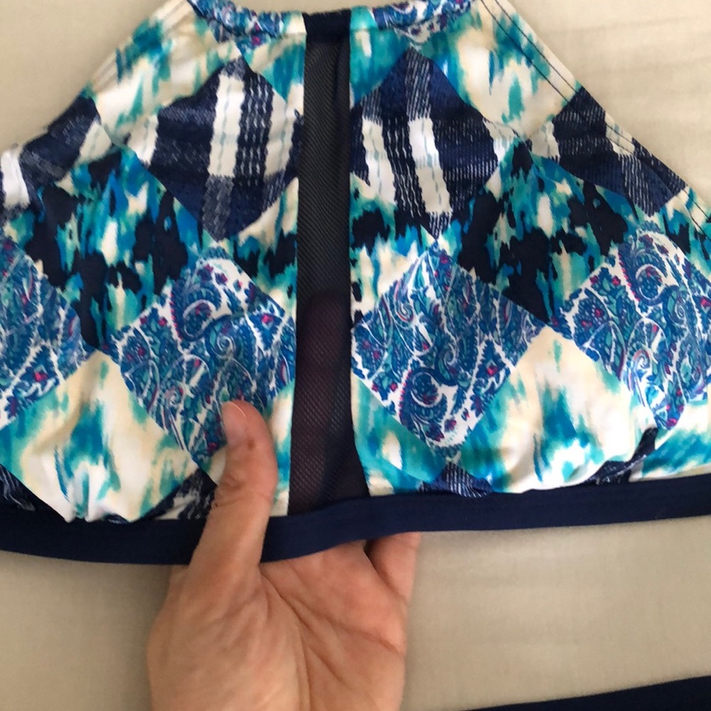 Bcbg bikini - Picture 2 of 7